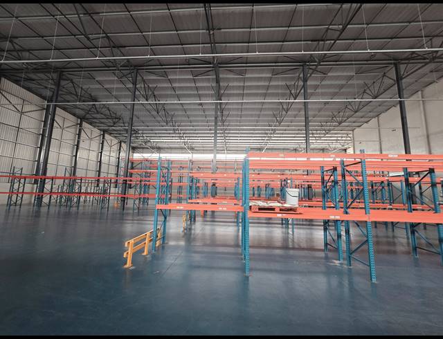 3,234M² WAREHOUSE FOR SALE IN COSMO BUSINESS PARK